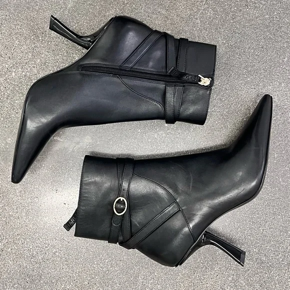 NWOB $169 Karl Lagerfeld “Karly” Heeled Ankle Boots - Picture 4 of 7